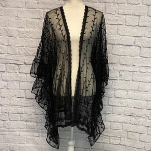 NWT Torrid Black Lace Ruana One Size